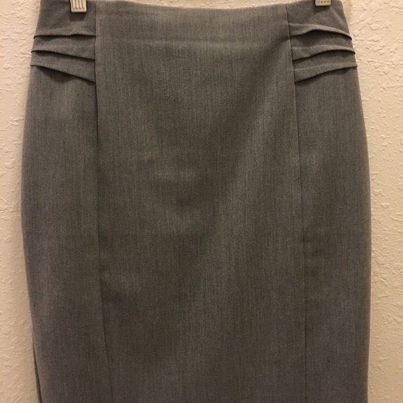 Express Pintucked Gray Hi Waist Pencil Skirt Sz 2 - Picture 2 of 7